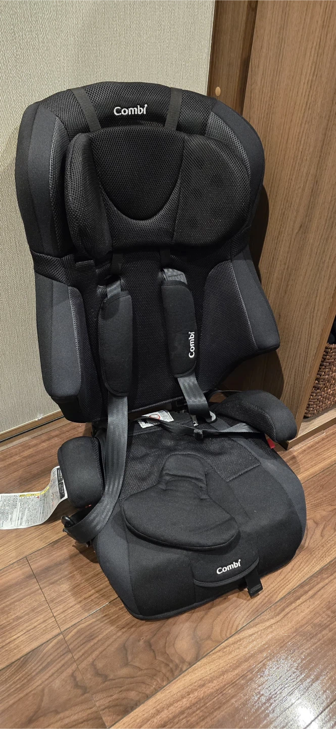 コンビ チャイルドシート、チャイルドシート用カーシートプロテクターセットの写真2枚目