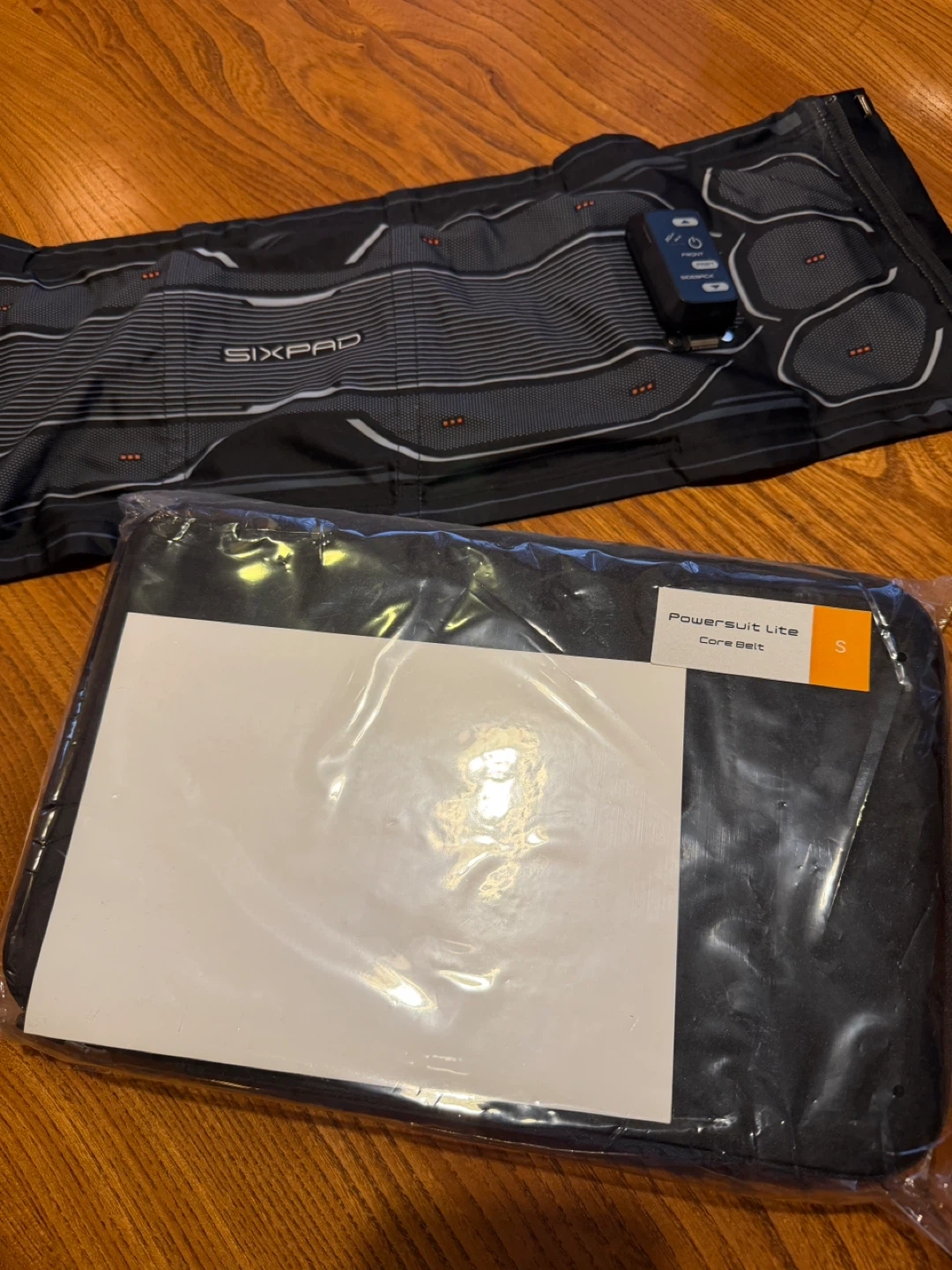 シックスパッド SIXPAD Powersuit Lite コアベルト Sサイズの写真2枚目