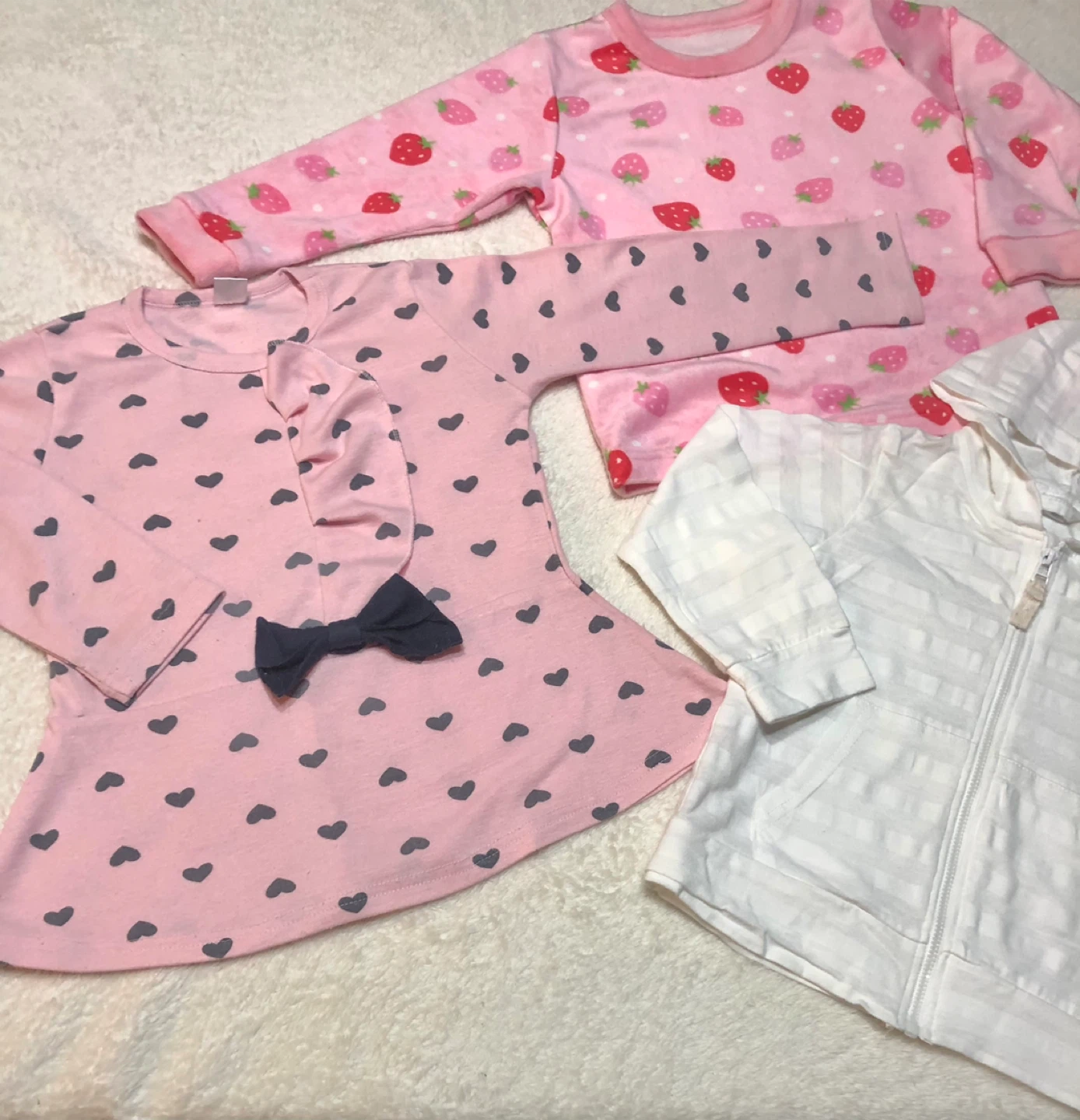 👧🌟✨3点セット：ブラウス2枚、長袖ブラウス1枚🌟✨の写真2枚目