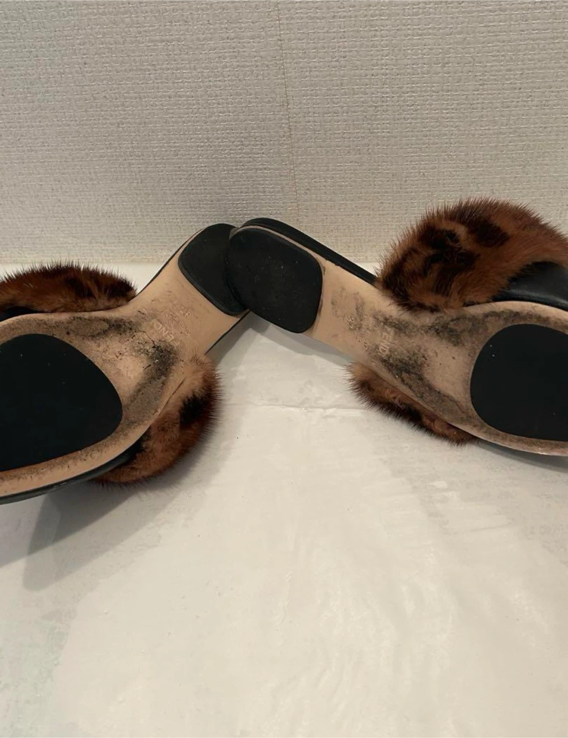 FENDI ミンクファー フラットシューズの写真5枚目