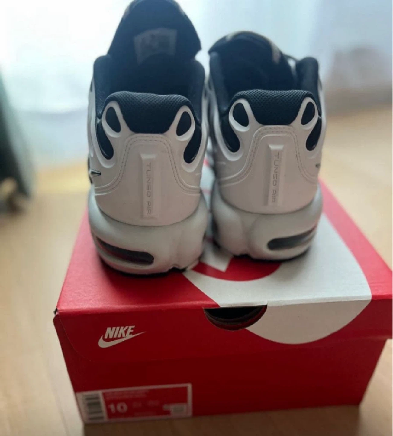 ナイキ AIR MAX PLUS DRIFT スニーカー 10の写真4枚目