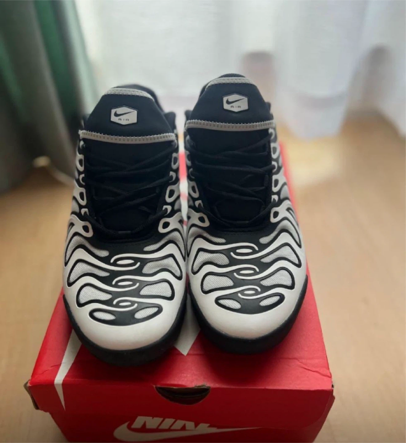 ナイキ AIR MAX PLUS DRIFT スニーカー 10の写真5枚目