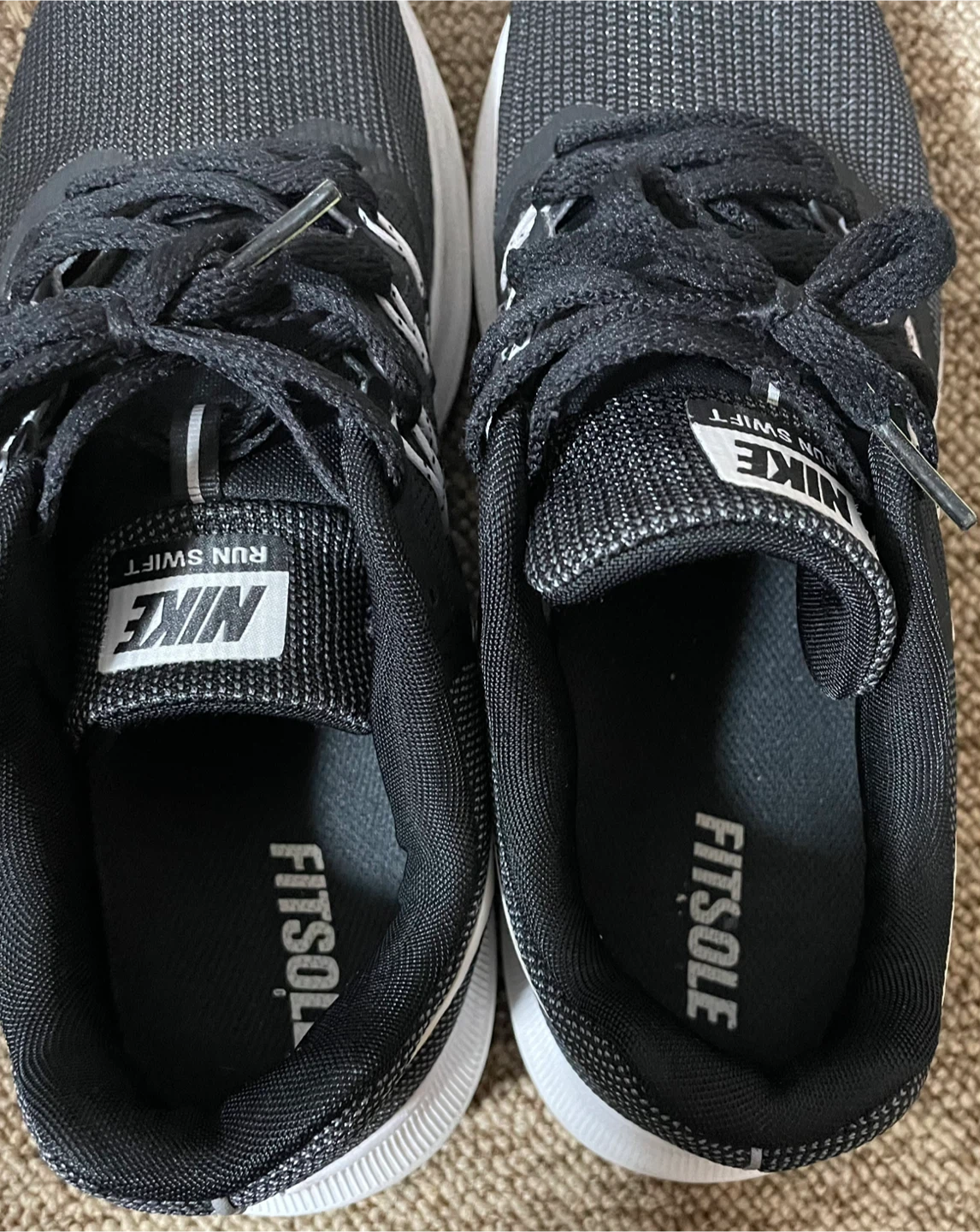 NIKE スニーカー（ランニングシューズ）の写真4枚目