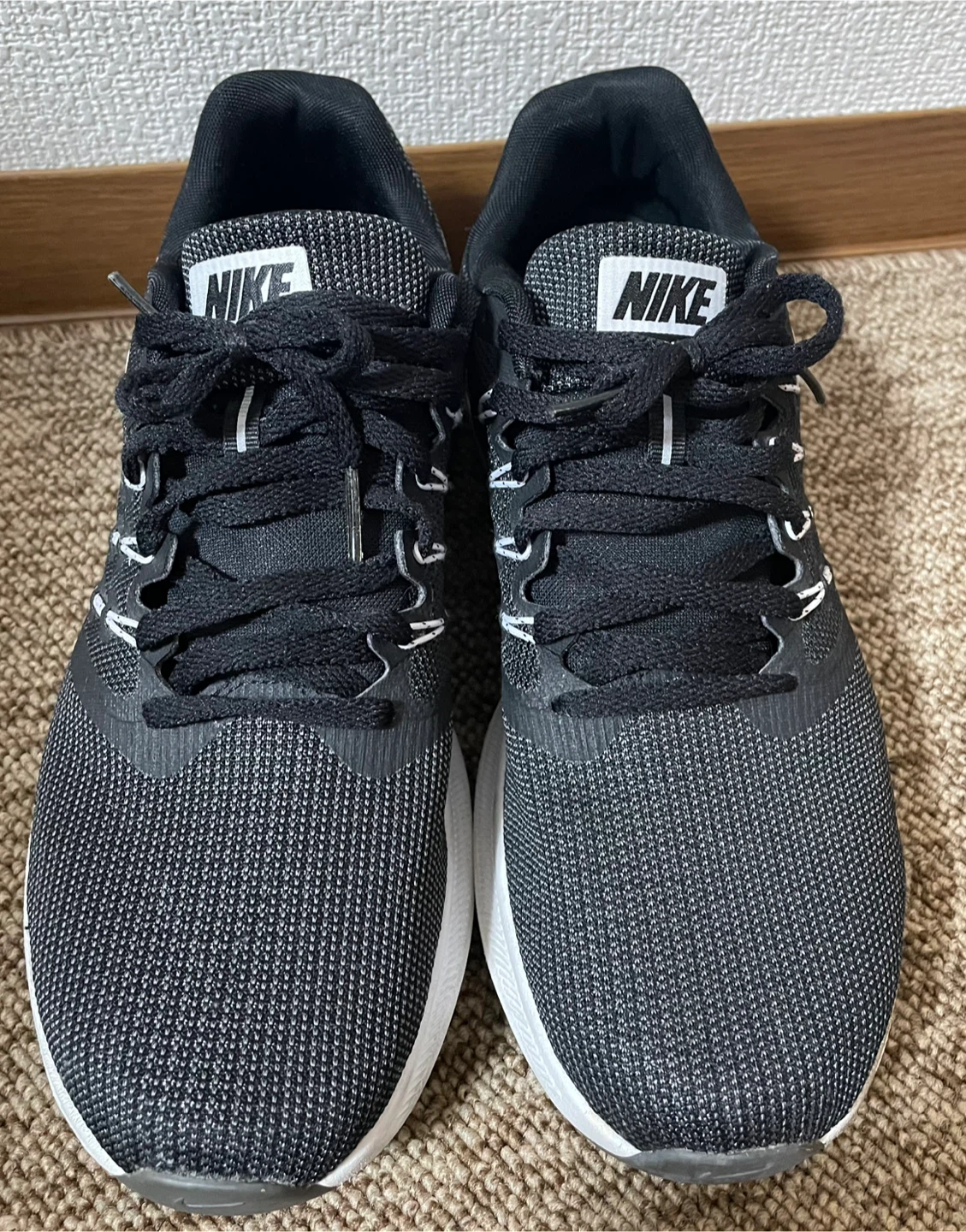 NIKE スニーカー（ランニングシューズ）