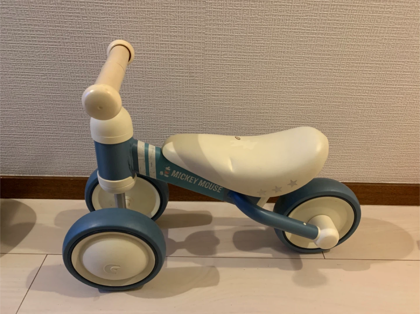 ミッキーマウス 三輪車