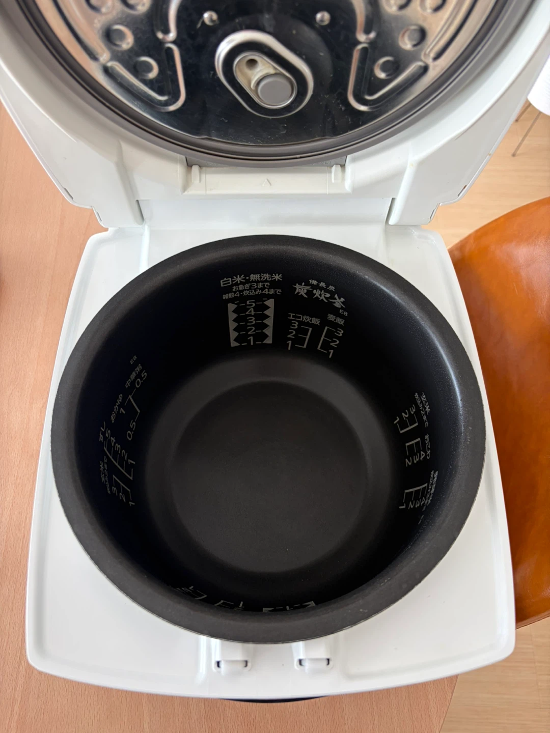 【美品】三菱 IHジャー炊飯器 NJ-VE108の写真2枚目