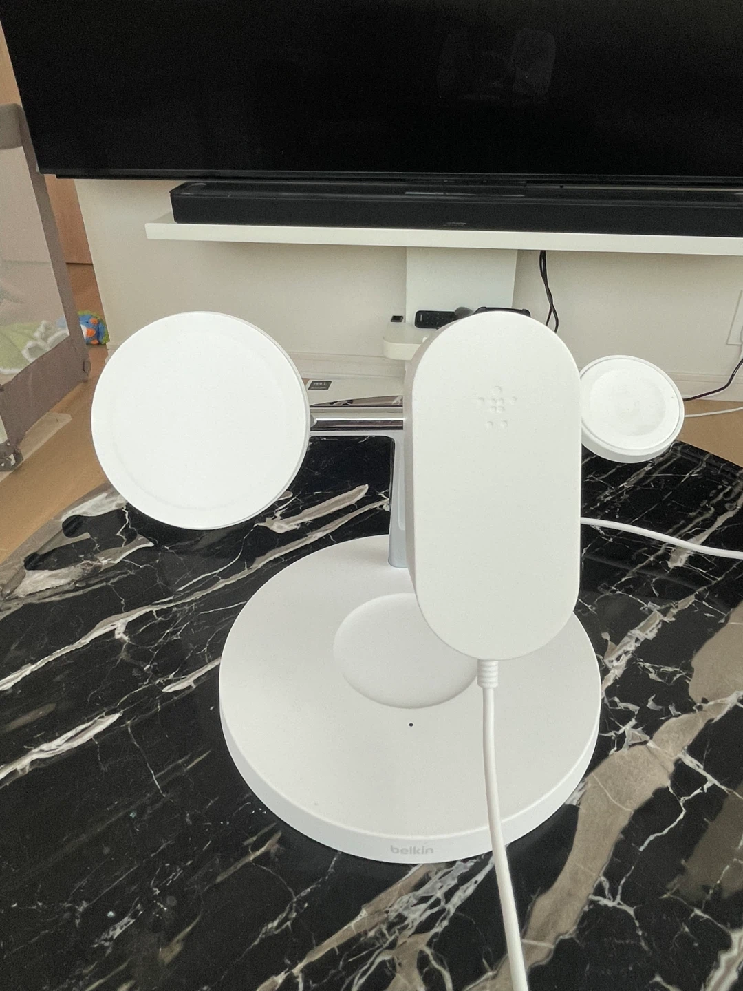 ベルキン MagSafe 3in1 ワイヤレス充電器の写真3枚目