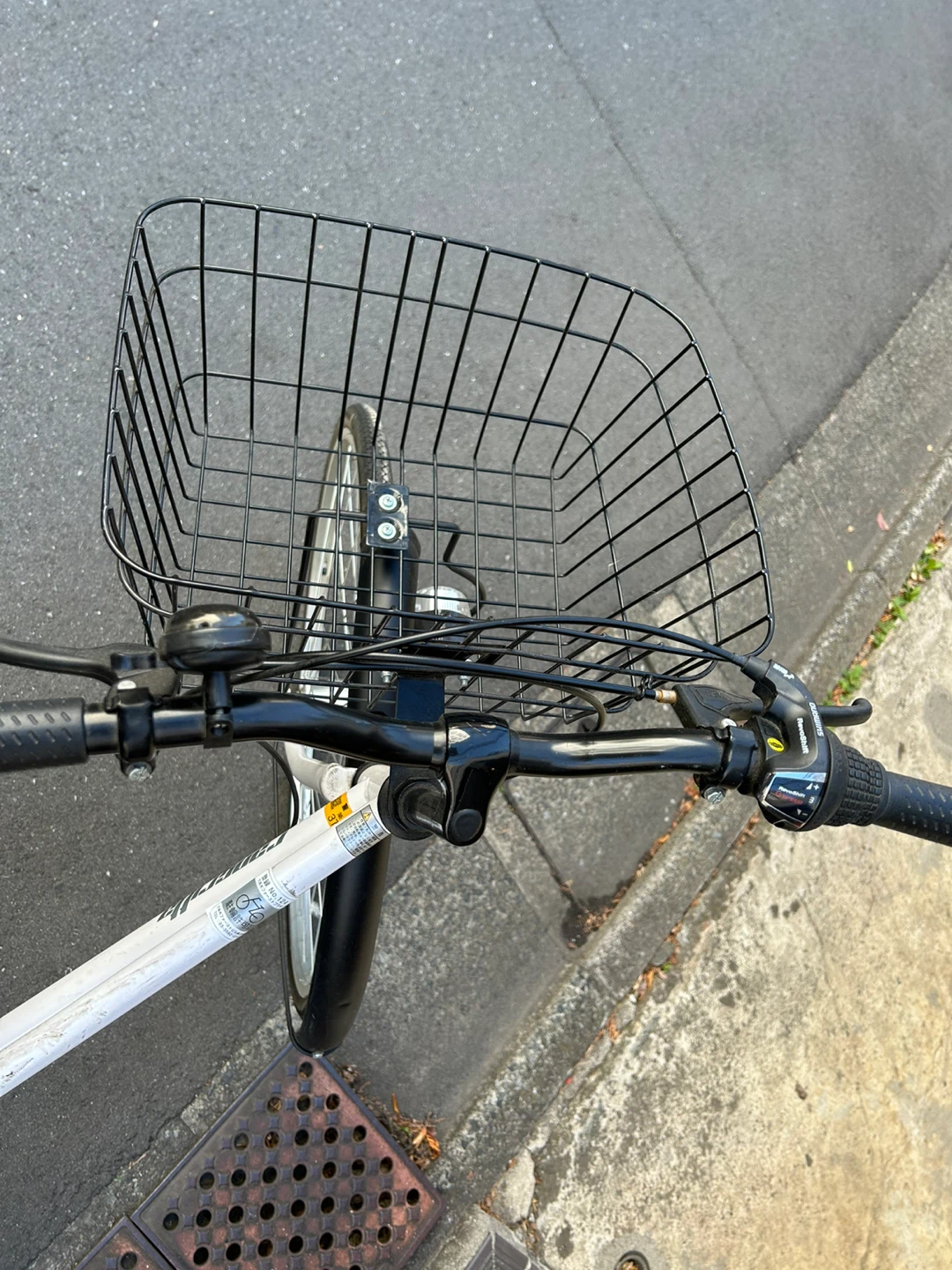 自転車 27インチ 6段変速ギア シティ車の写真4枚目