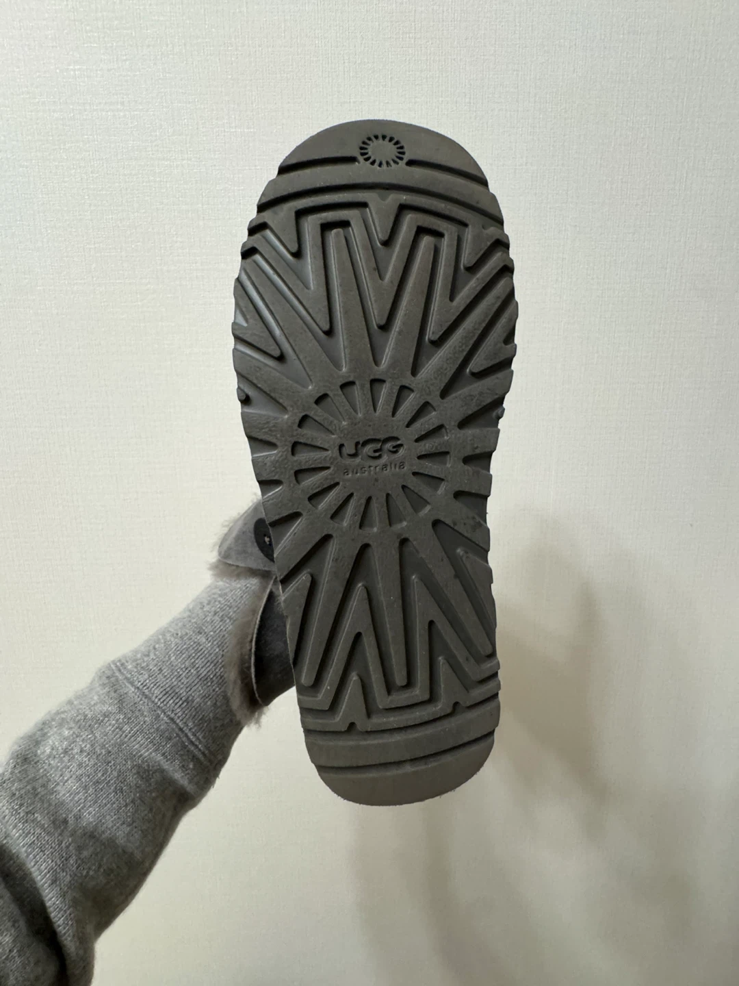 UGG ムートンブーツ グレー 25cmの写真3枚目