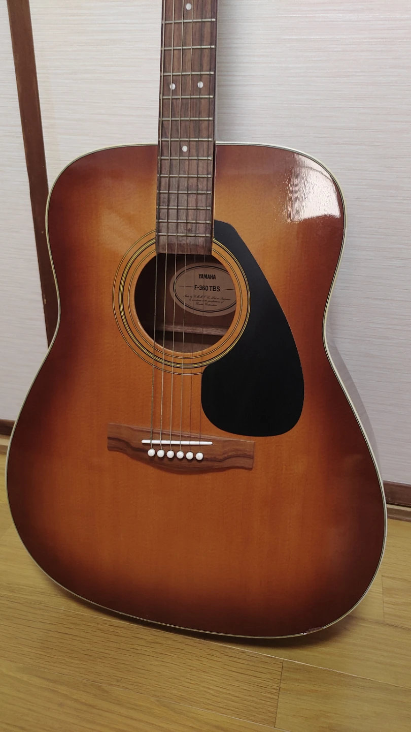 Yamaha F-360 TBSの写真2枚目