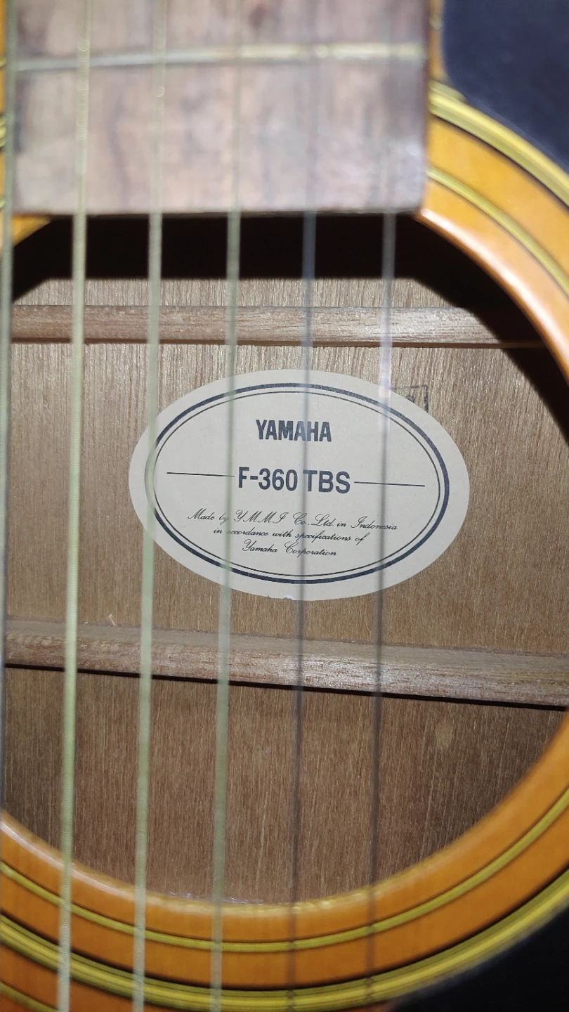 Yamaha F-360 TBSの写真3枚目