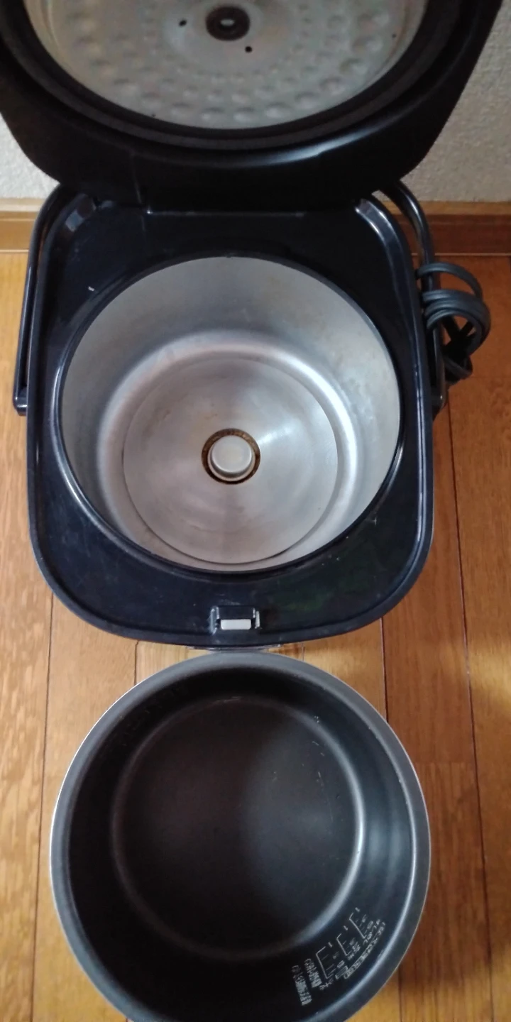 アイリスオーヤマ電気炊飯器５合焚きの写真4枚目