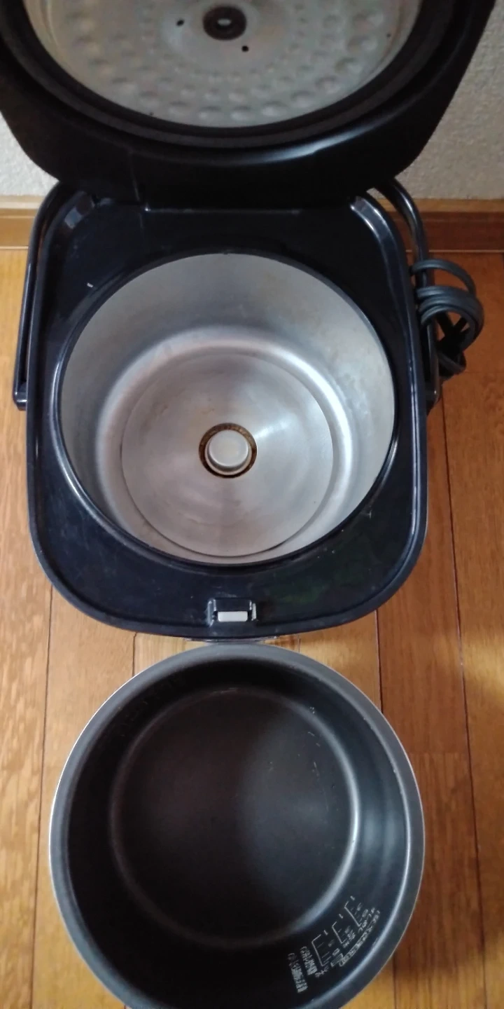 アイリスオーヤマ電気炊飯器5合焚きの写真4枚目