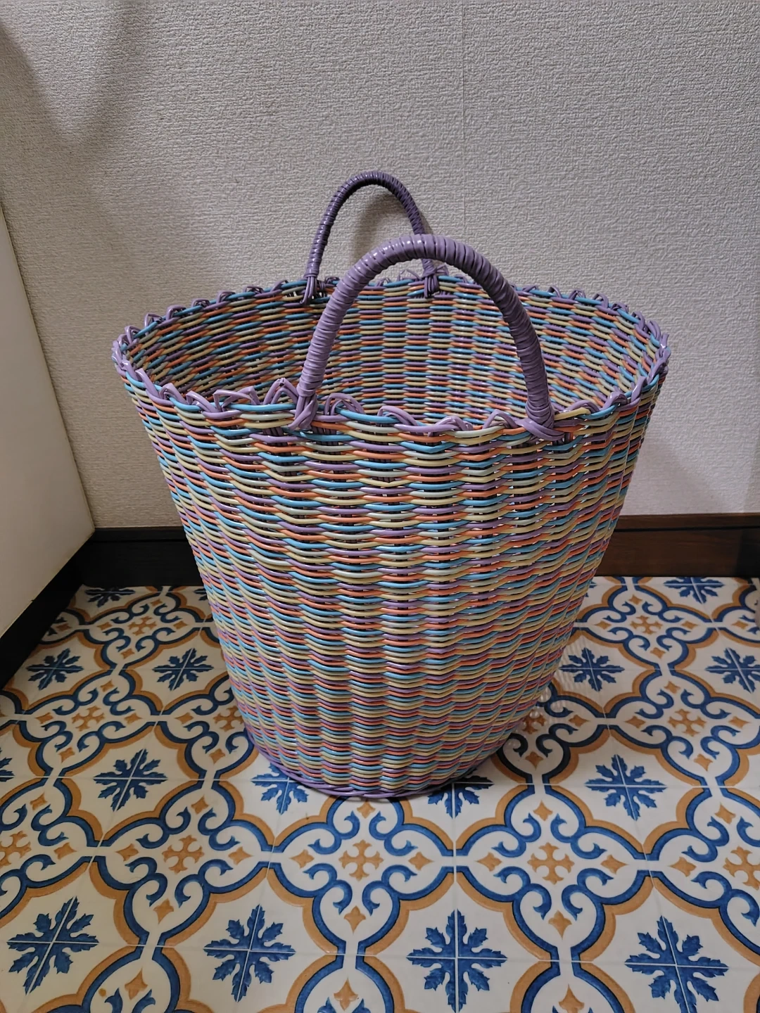カラフルなプラスチック製バスケットの写真2枚目