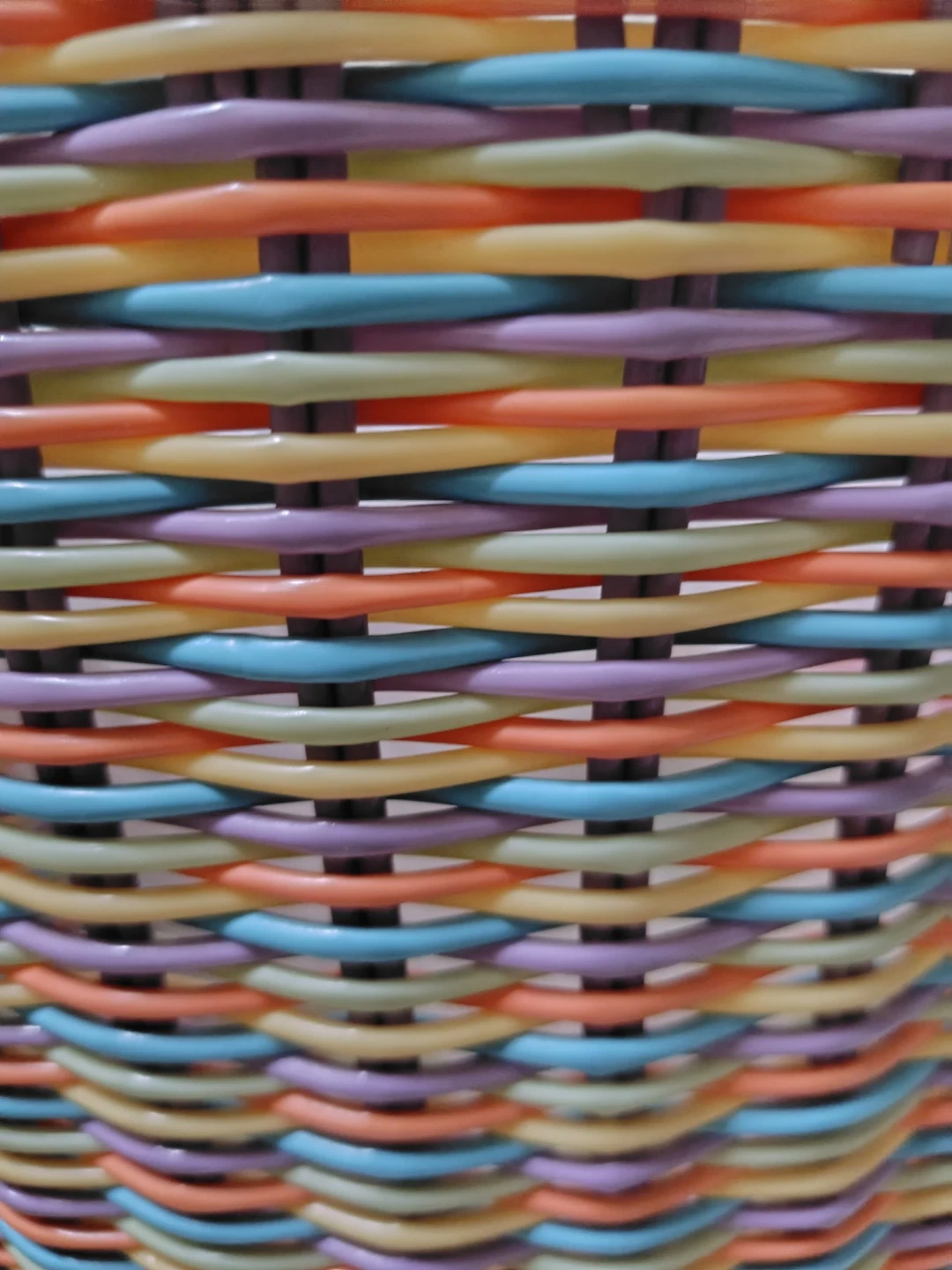 カラフルなプラスチック製バスケットの写真4枚目