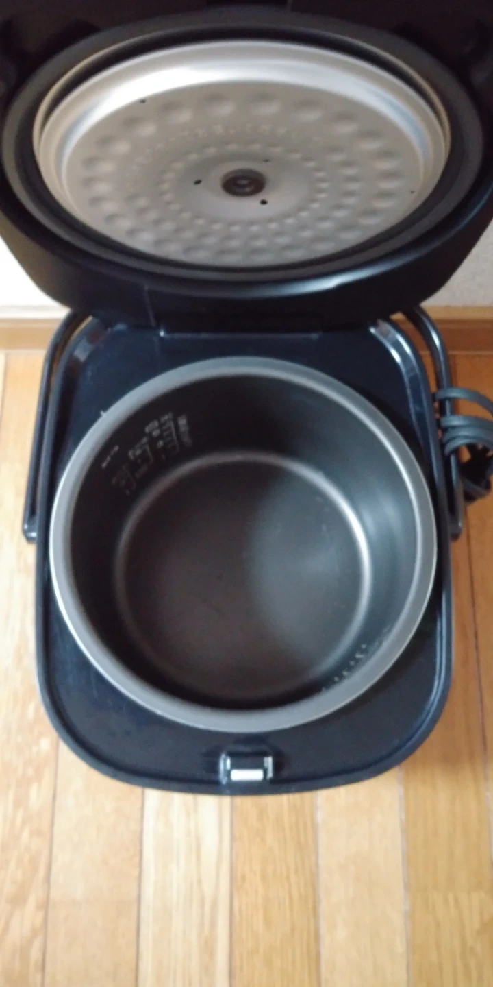 アイリスオーヤマ電気炊飯器5合焚きの写真3枚目
