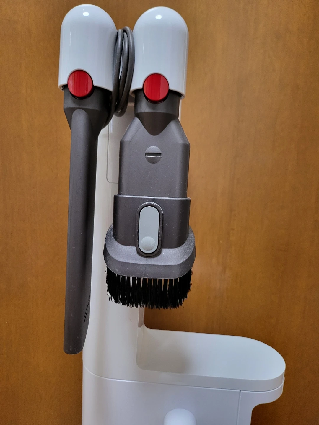 dyson充電式スタンドと付属品付きの写真4枚目