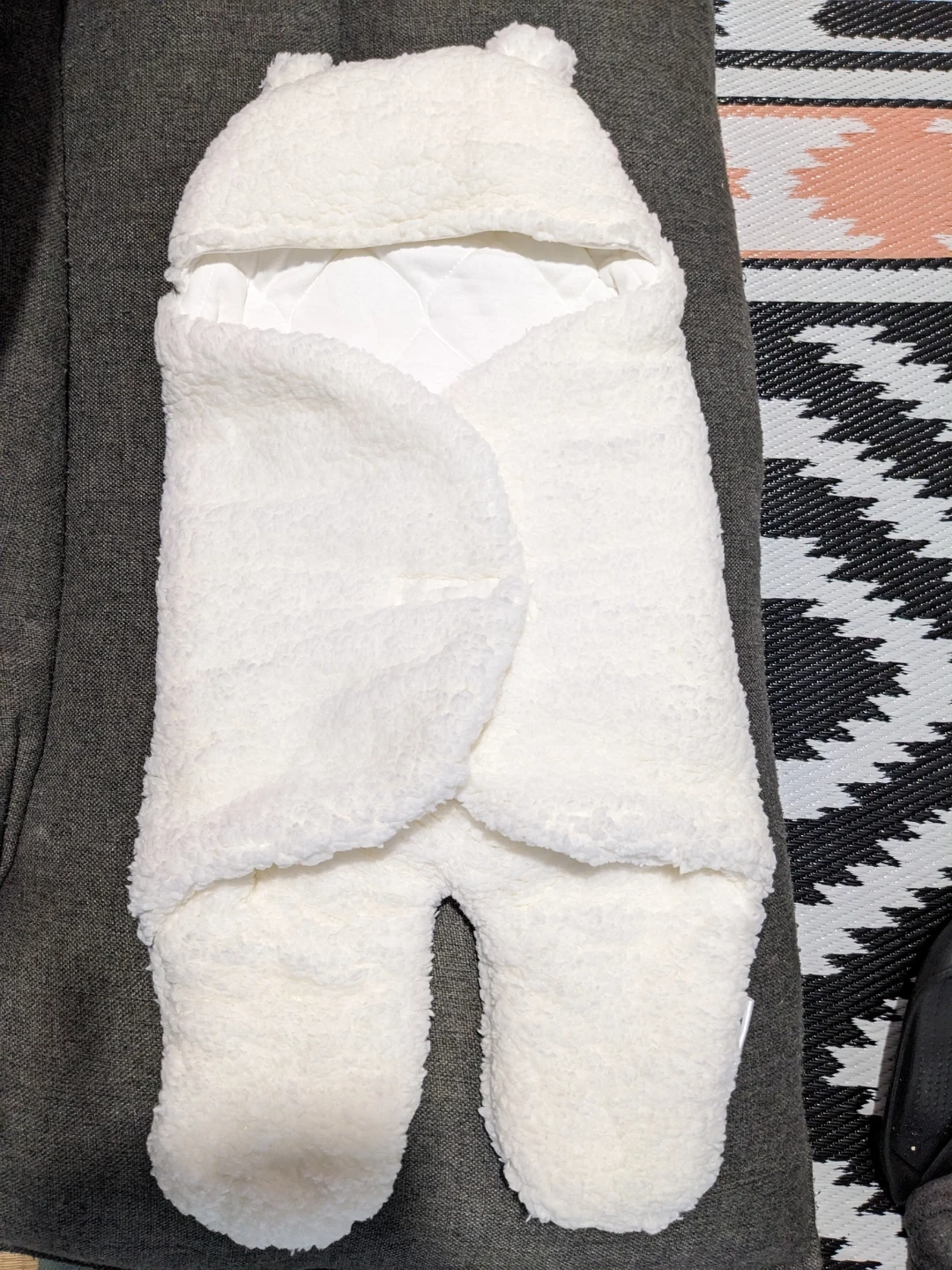 新品未使用◆ベビークマ耳おくるみ◆ふわふわ白の写真2枚目