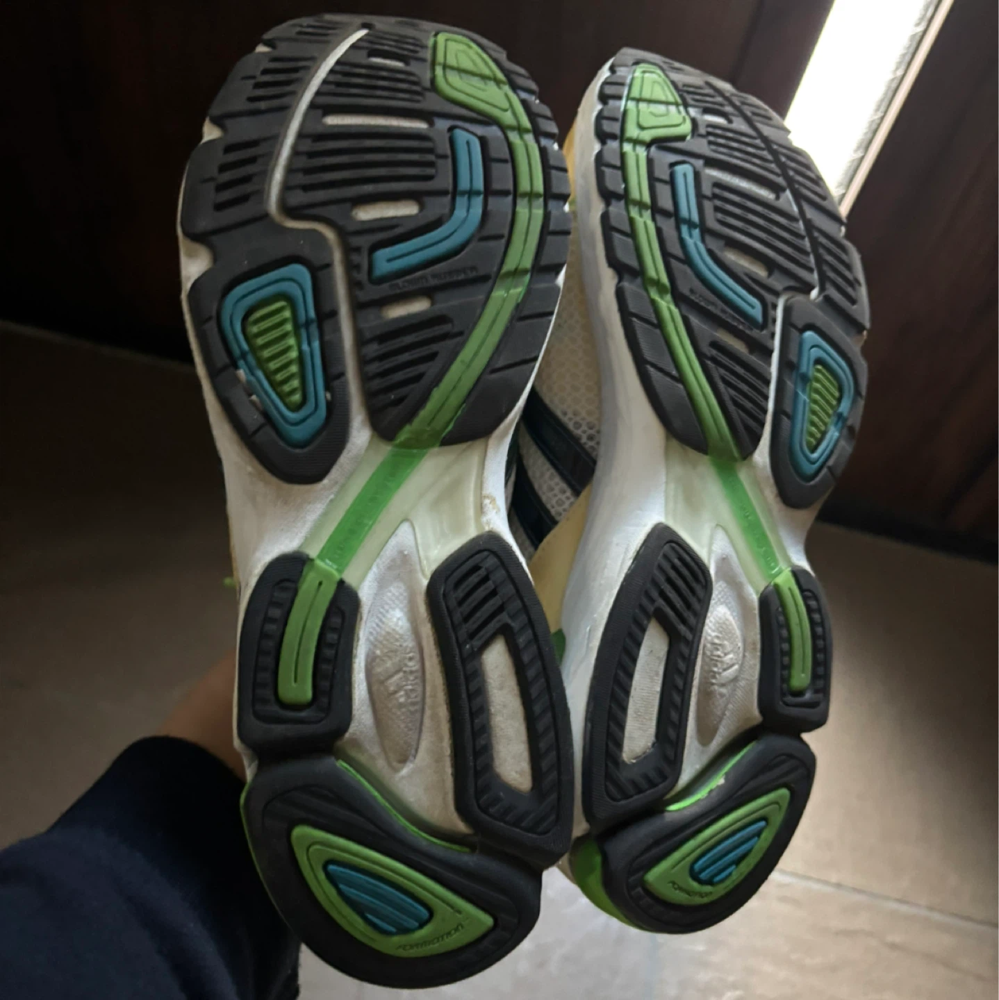 アディダス adizero Boston ランニングシューズ 25.5cmの写真3枚目