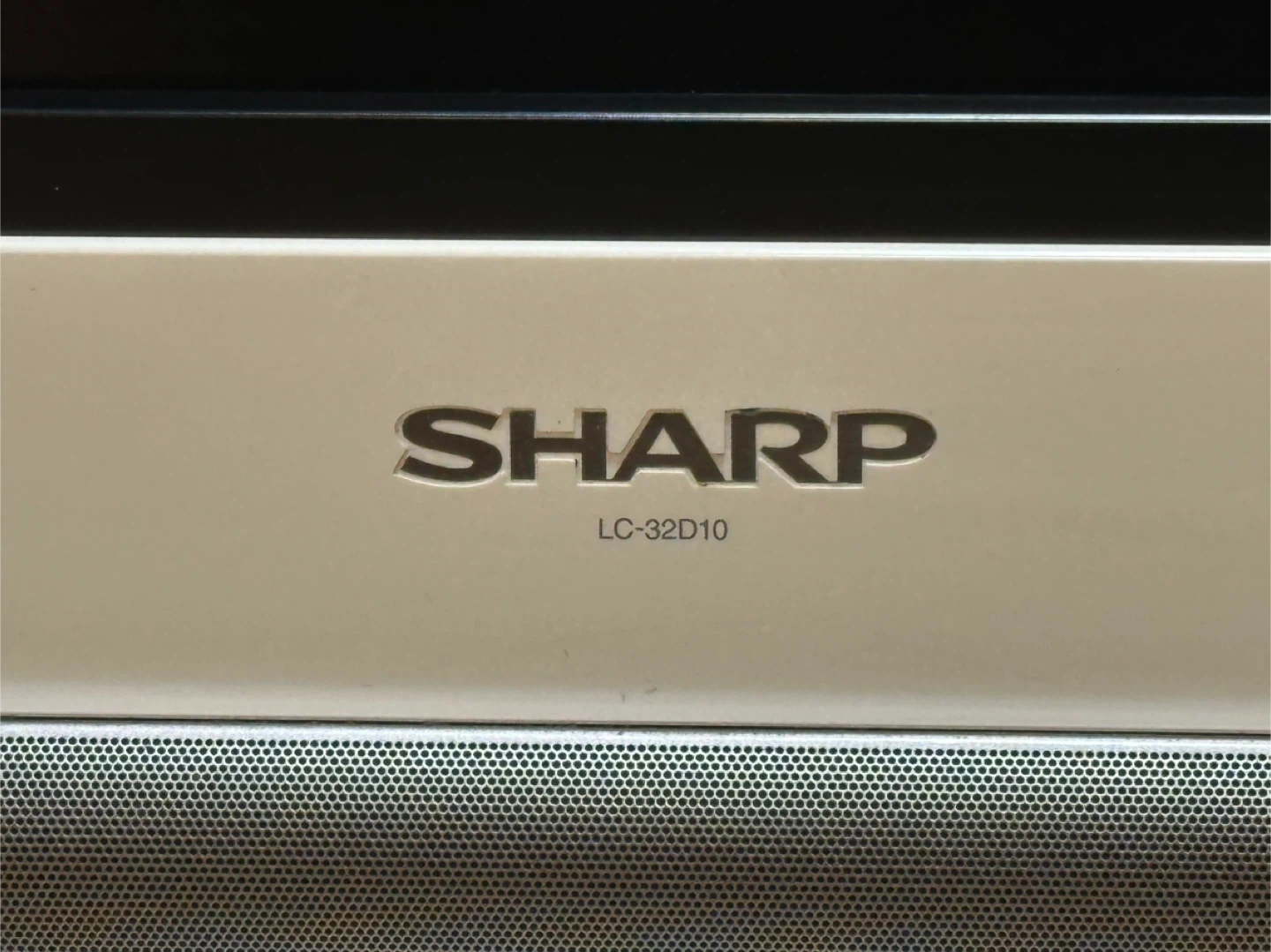 シャープ AQUOS 32の写真2枚目