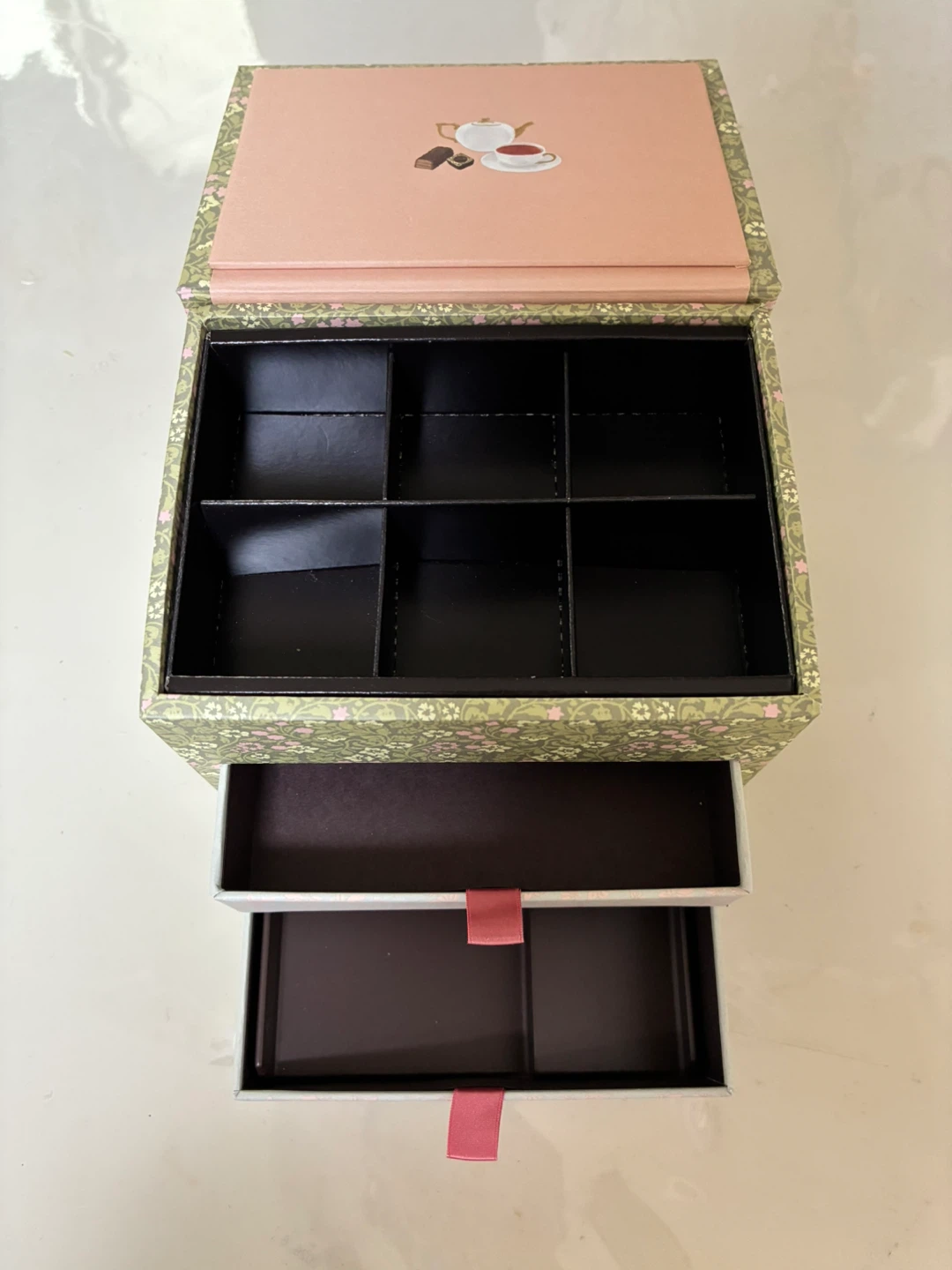 GODIVA 空箱　小物入れの写真5枚目