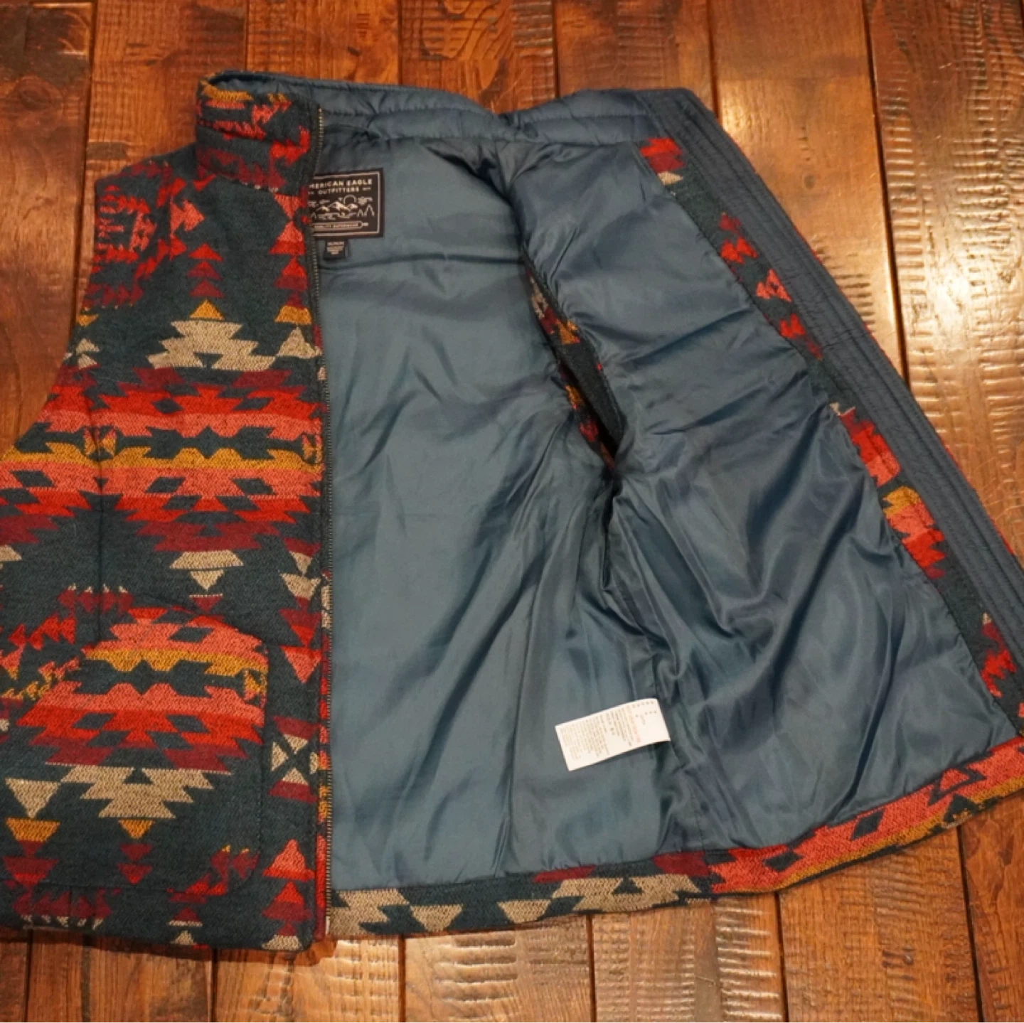 【未使用.美品】定価9,900円 AMERICAN EAGLE アメリカンイーグル アウトドア オルテガ柄 中綿ダウンベストの写真8枚目