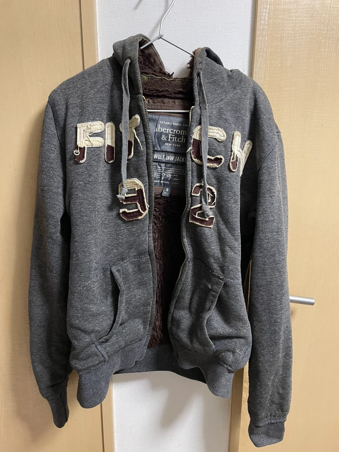 アバクロンビーアンドフィッチ パーカー
