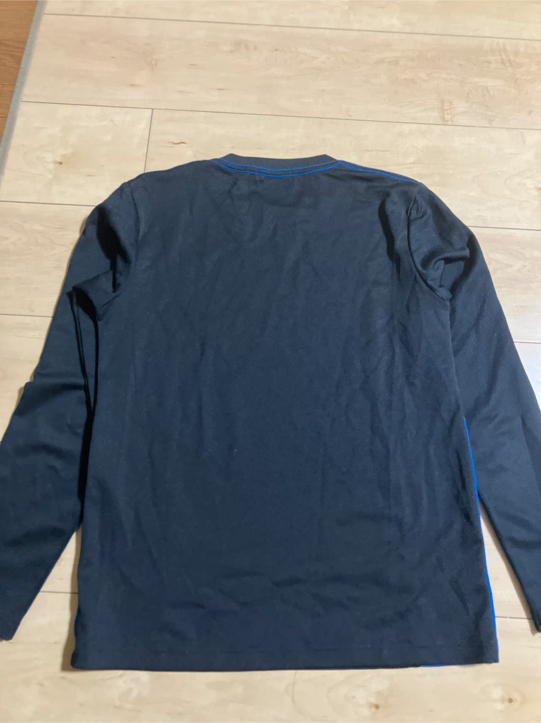 長袖Tシャツ ブラック×ブルー　160の写真2枚目