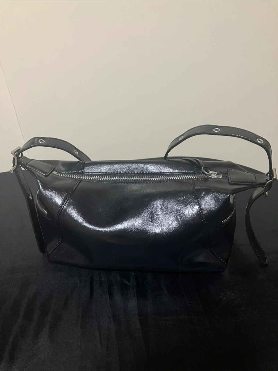 CHARLES & KEITH チャールズアンドキース ザイリア ホーボーバッグの写真2枚目