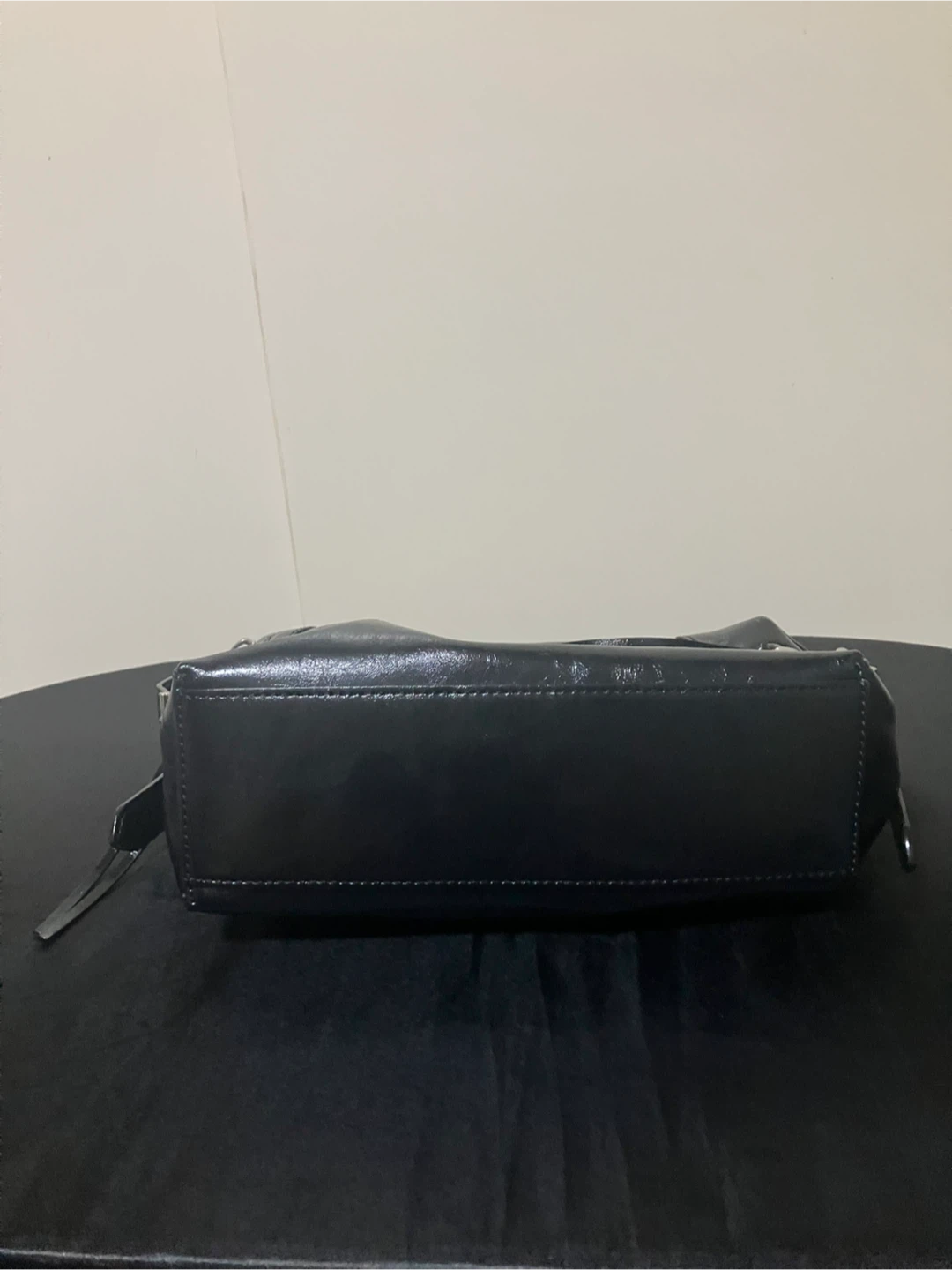 CHARLES & KEITH チャールズアンドキース　ザイリア　ホーボーバッグの写真3枚目