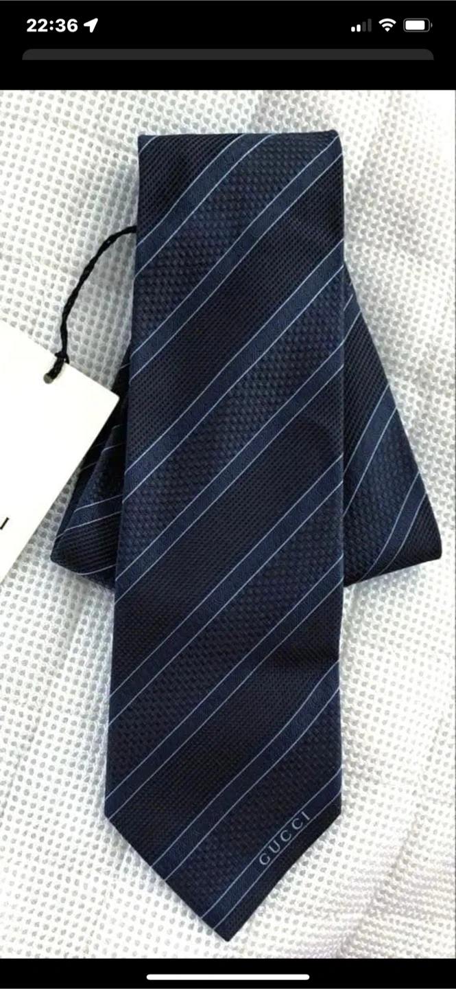 【新品】 GUCCI グッチ シルクネクタイ ネイビー【並行輸入品】の写真4枚目