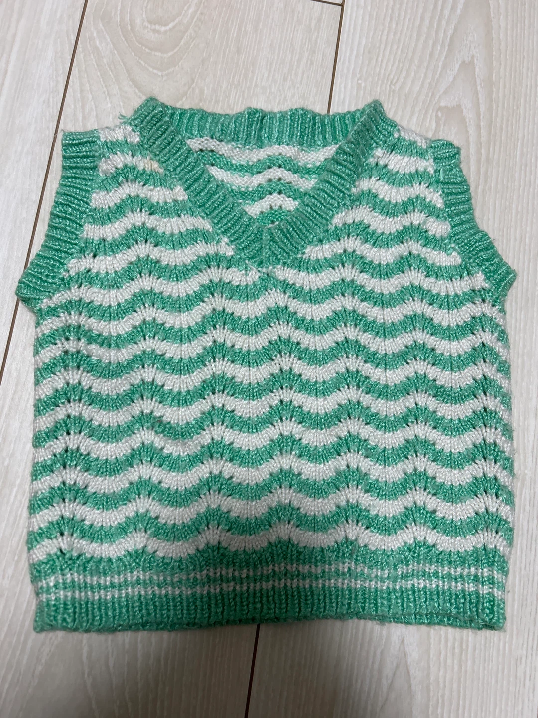ハンドメイド品　ニットベスト 2枚セットの写真3枚目
