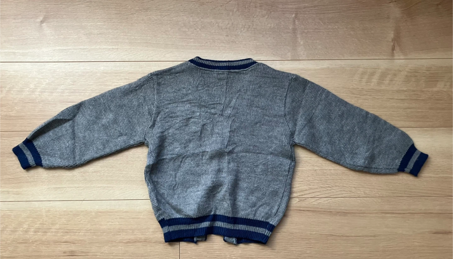 子供用カーディガン　100cm まとめ買い可能の写真4枚目