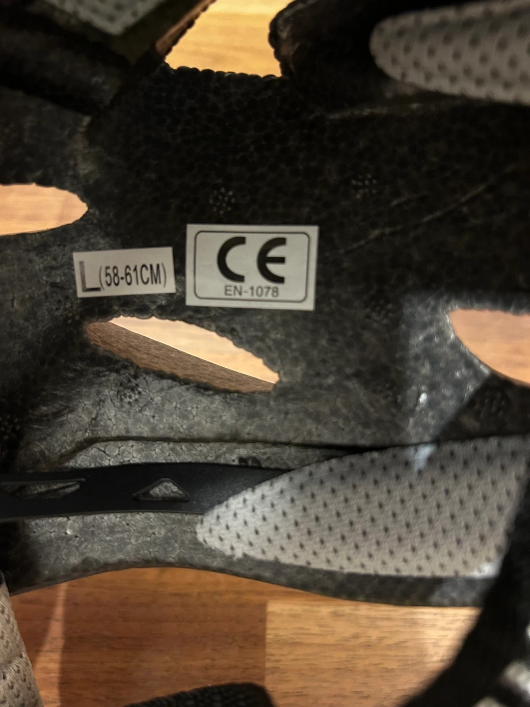 ヘルメット 自転車用 イエロー/ブラック Lサイズの写真2枚目