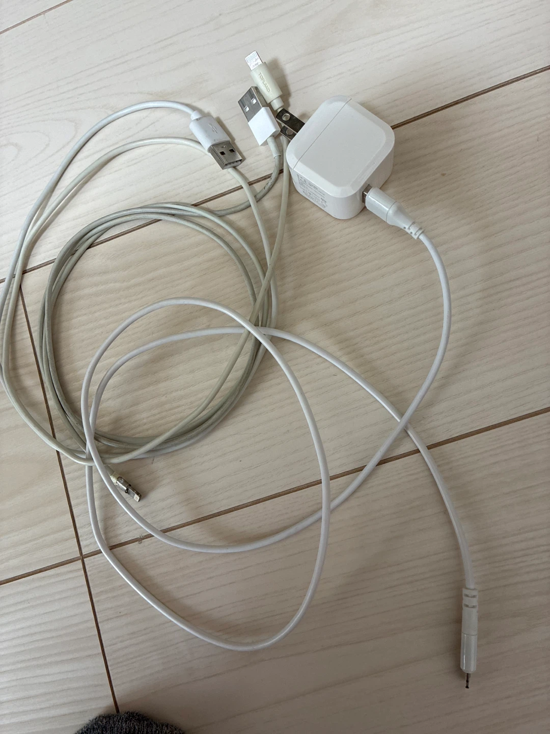 AC充電器 MIP-AU12W-W 3個