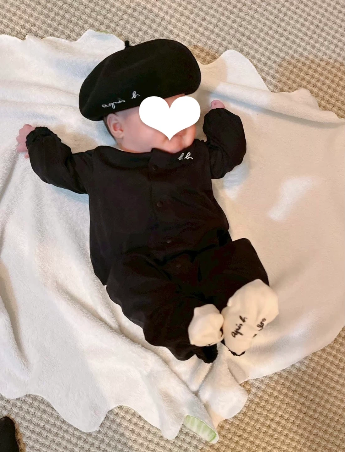 【アニエスベー】  ベビー服3点セット ロンパース 帽子 ソックスの写真5枚目
