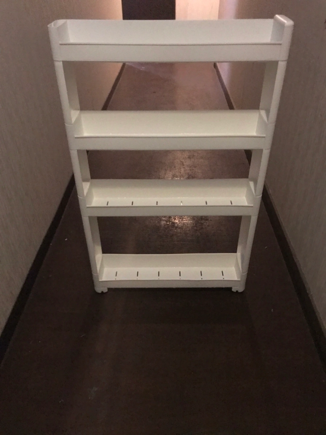白の4段収納ラック