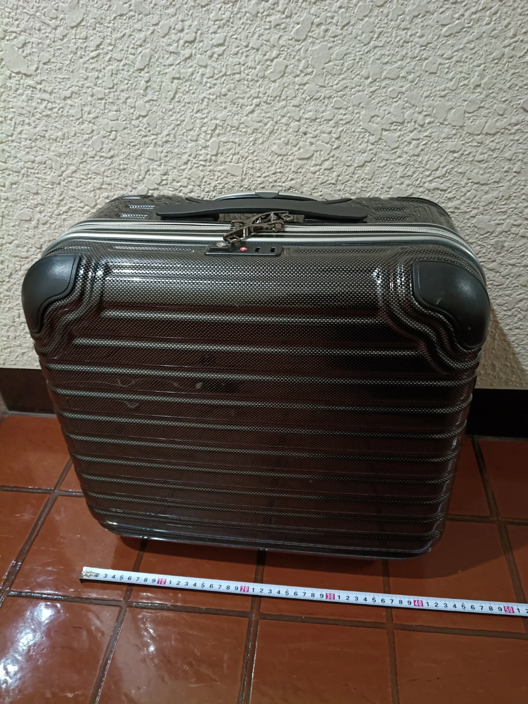 機内持ち込みスーツケース　TSAロック対応