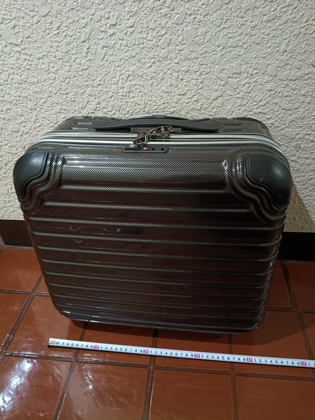 機内持ち込みスーツケース TSAロック対応