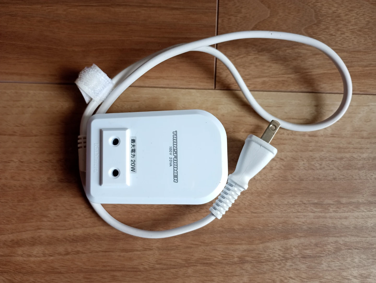 カシムラ WT-91J 国内用薄型変圧器の写真2枚目