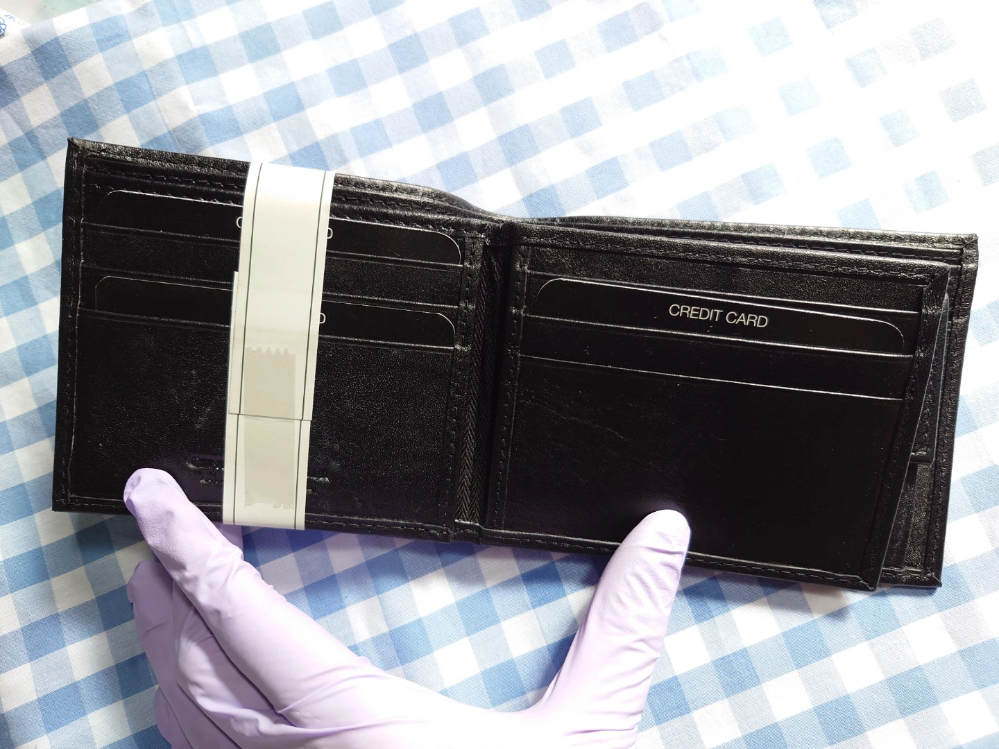 新品！本革 黒二つ折り財布の写真6枚目