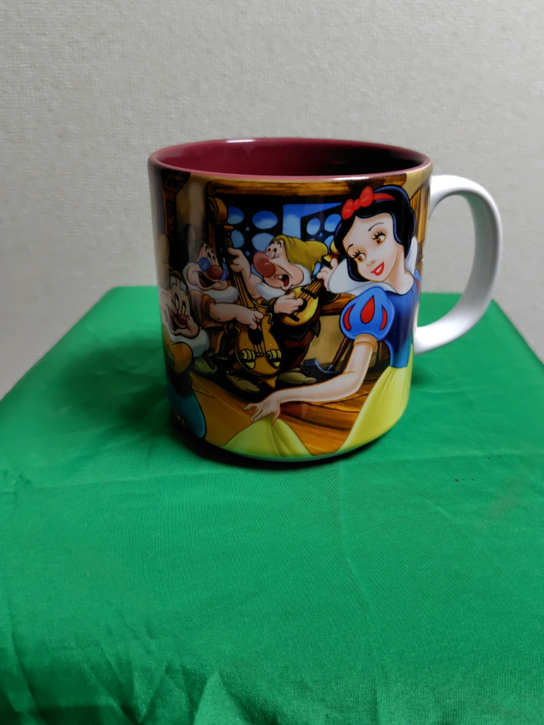 スノーホワイト マグカップ
