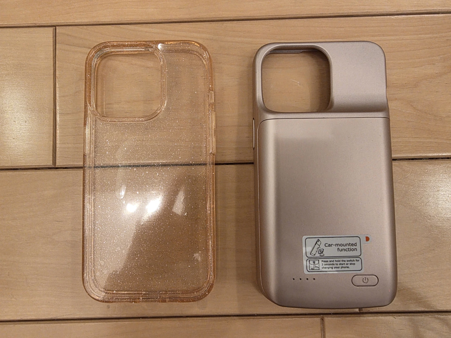 iPhone15/15Pro専用  バッテリーケースとラメケースのセット