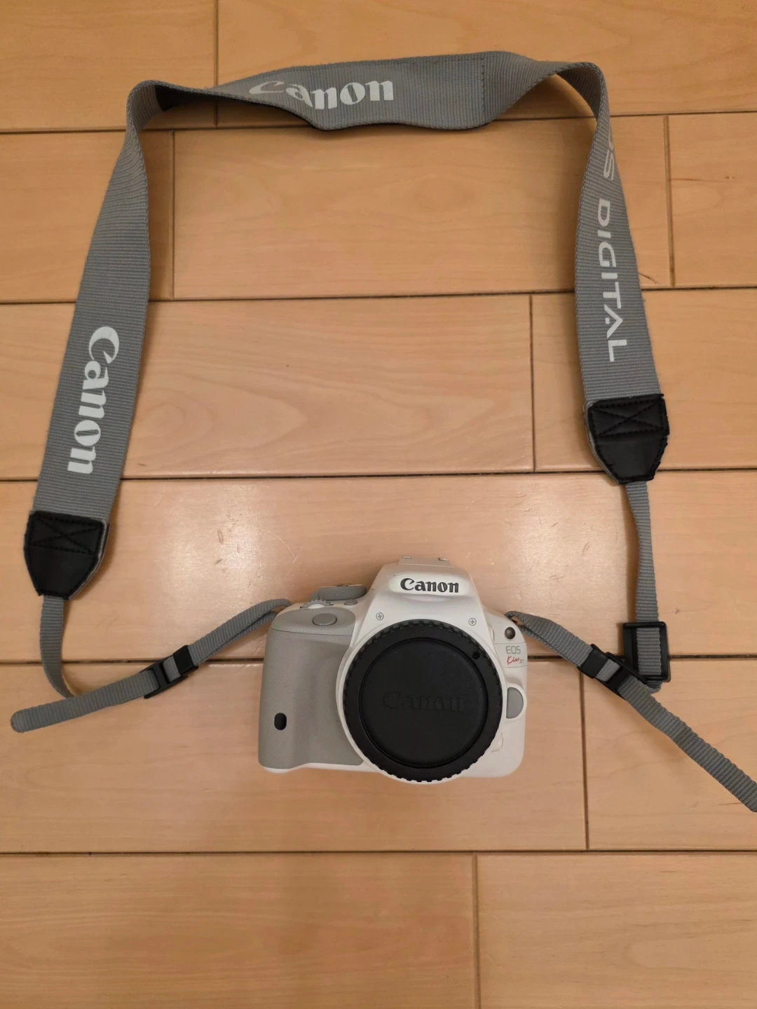 ジャンク品】Canon EOS Kiss X7(バッテリーなし、レンズなし