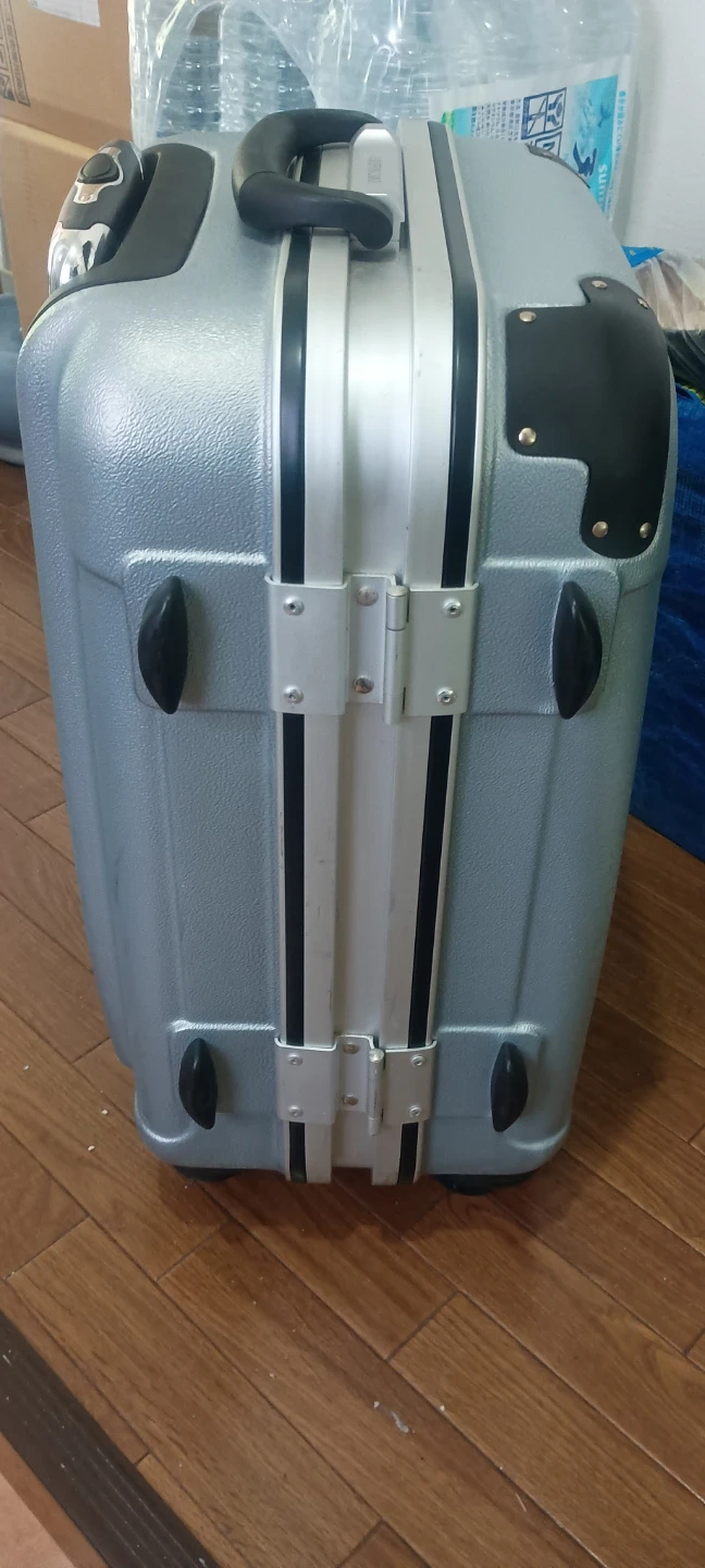 GRIFFIN LAND スーツケースの写真5枚目