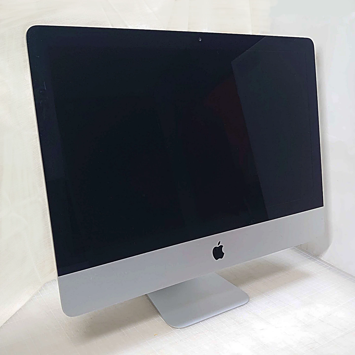 [美品]  iMac｜1418/21.5-inch｜MacOS10.15｜キーボード・マウス・USBハブ ｜元箱あり