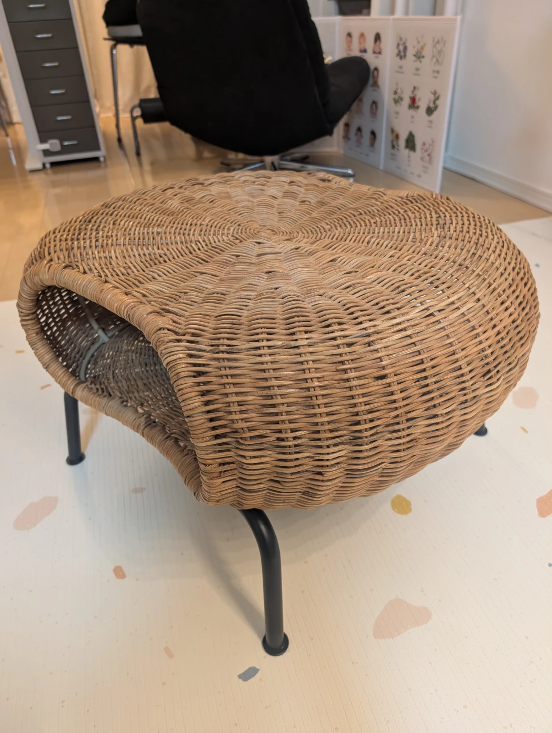 【IKEA】イケア GAMLEHULT ガムレフルト 収納付きフットスツールの写真4枚目