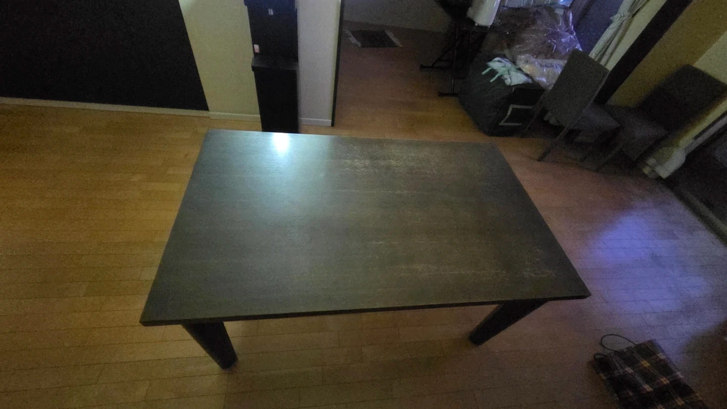 木製ダイニングテーブル しっかりした作りです。