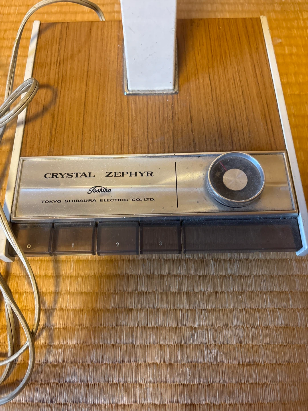 トウシバ 扇風機 Crystal Zephyrの写真2枚目