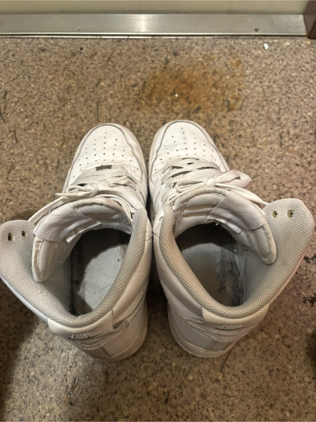 NIKE エアフォース1 ハイカットの写真2枚目